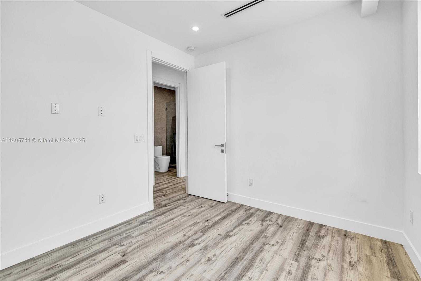 Small Image of 1233 NORTH EAST 12TH AVE #B, Fort Lauderdale Number 51