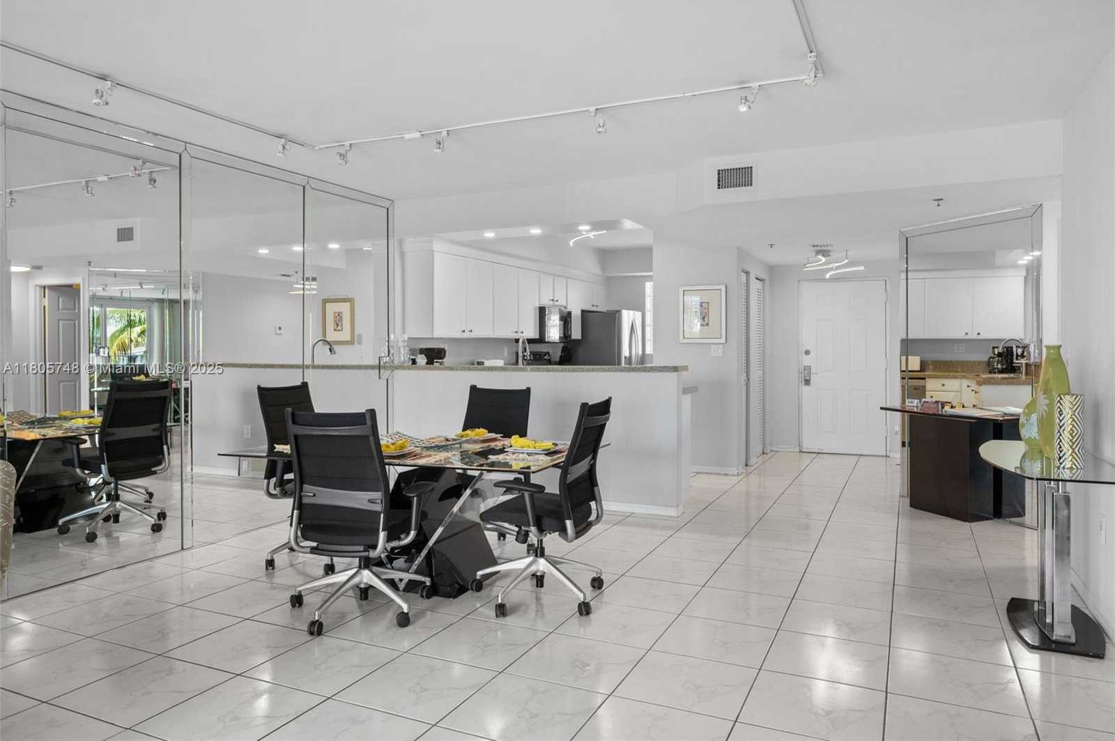 Small Image of 18260 NORTH BAY RD #316, Sunny Isles Beach Number 13