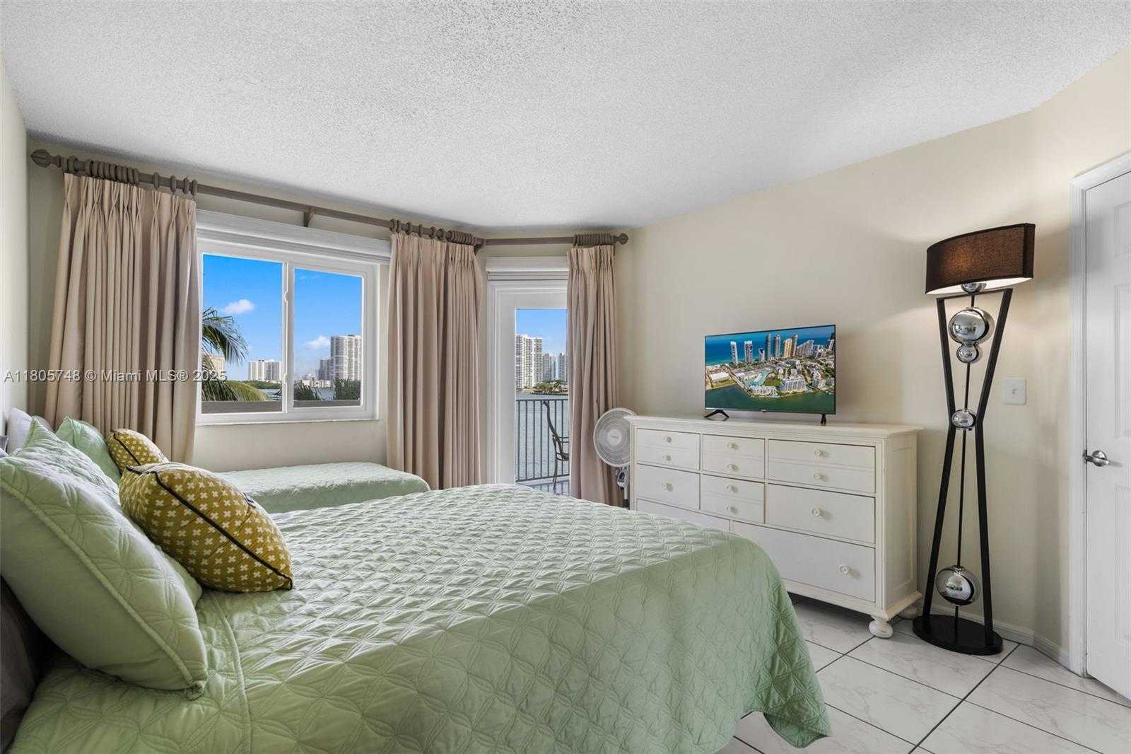 Small Image of 18260 NORTH BAY RD #316, Sunny Isles Beach Number 16