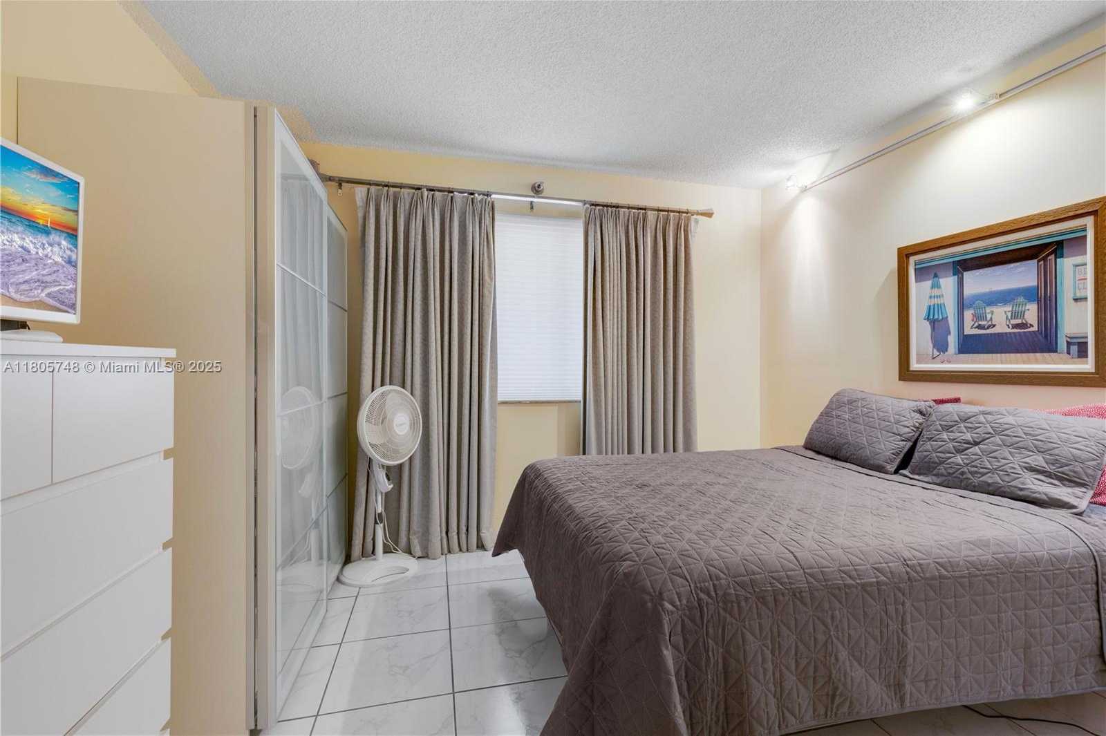 Small Image of 18260 NORTH BAY RD #316, Sunny Isles Beach Number 19