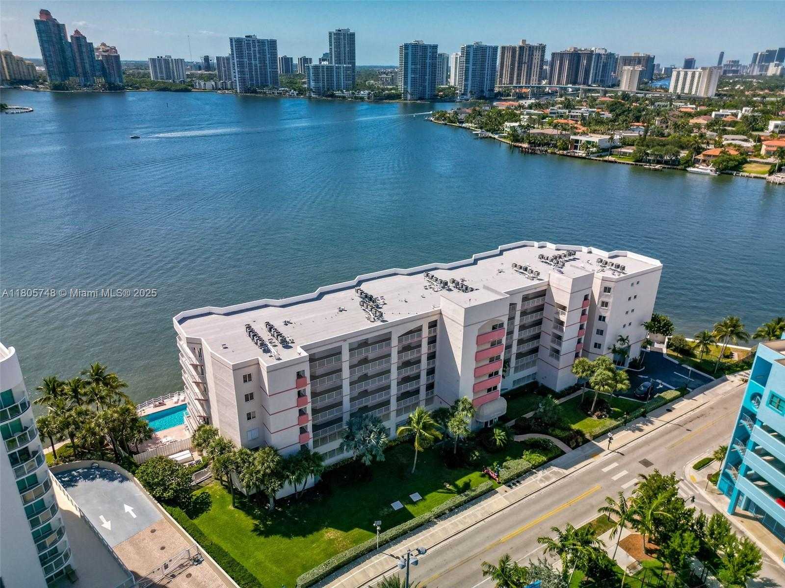 Small Image of 18260 NORTH BAY RD #316, Sunny Isles Beach Number 40