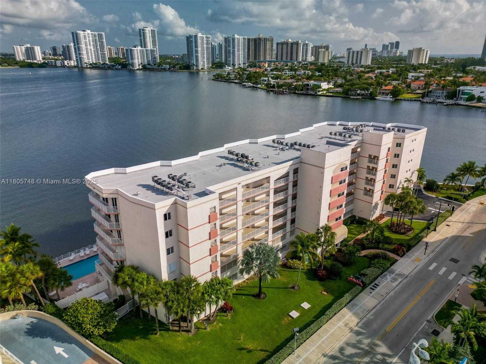 Small Image of 18260 NORTH BAY RD #316, Sunny Isles Beach Number 42