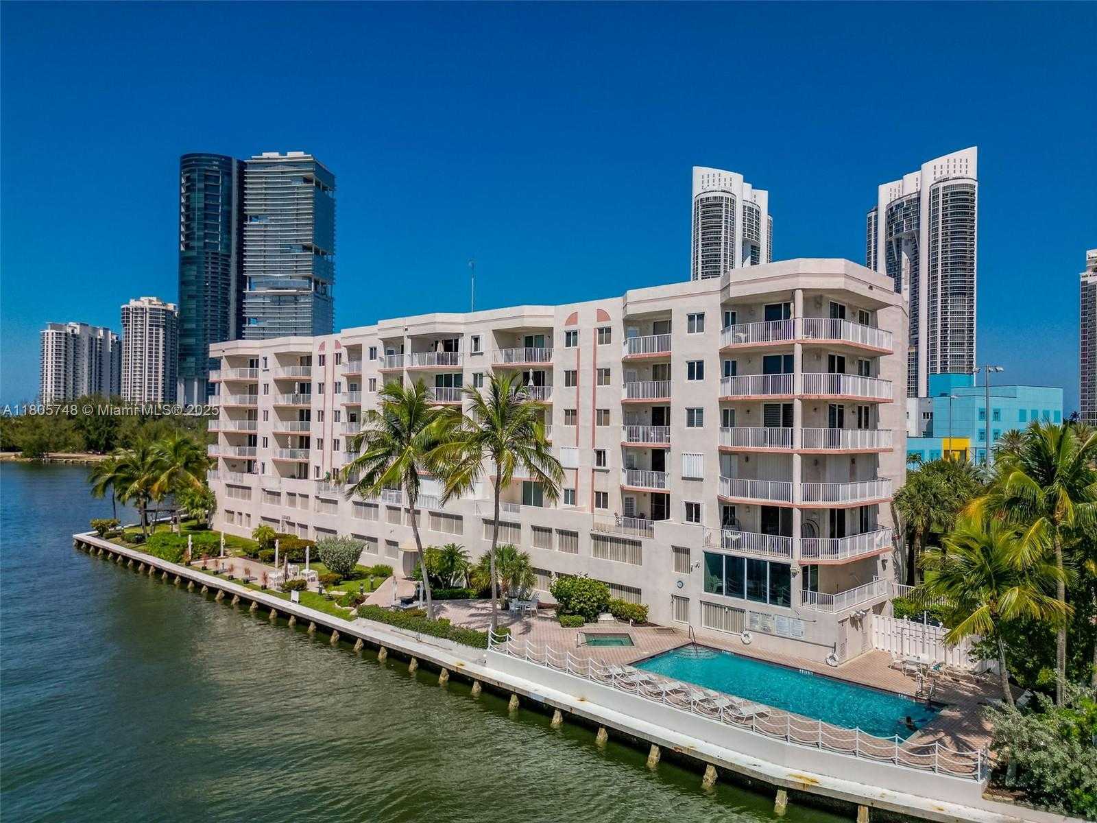 Small Image of 18260 NORTH BAY RD #316, Sunny Isles Beach Number 5