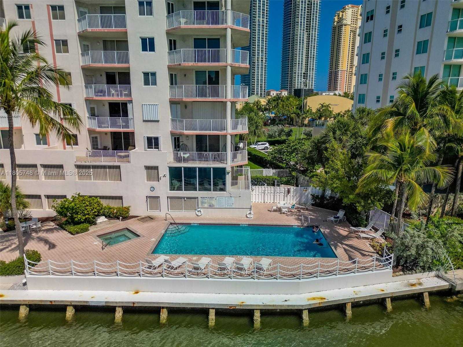 Small Image of 18260 NORTH BAY RD #316, Sunny Isles Beach Number 6
