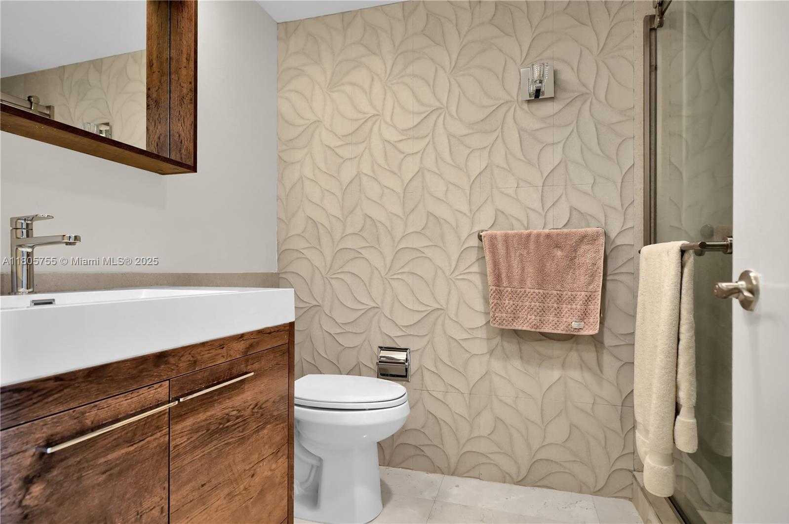 Small Image of 5660 COLLINS AVE #15B, Miami Beach Number 13