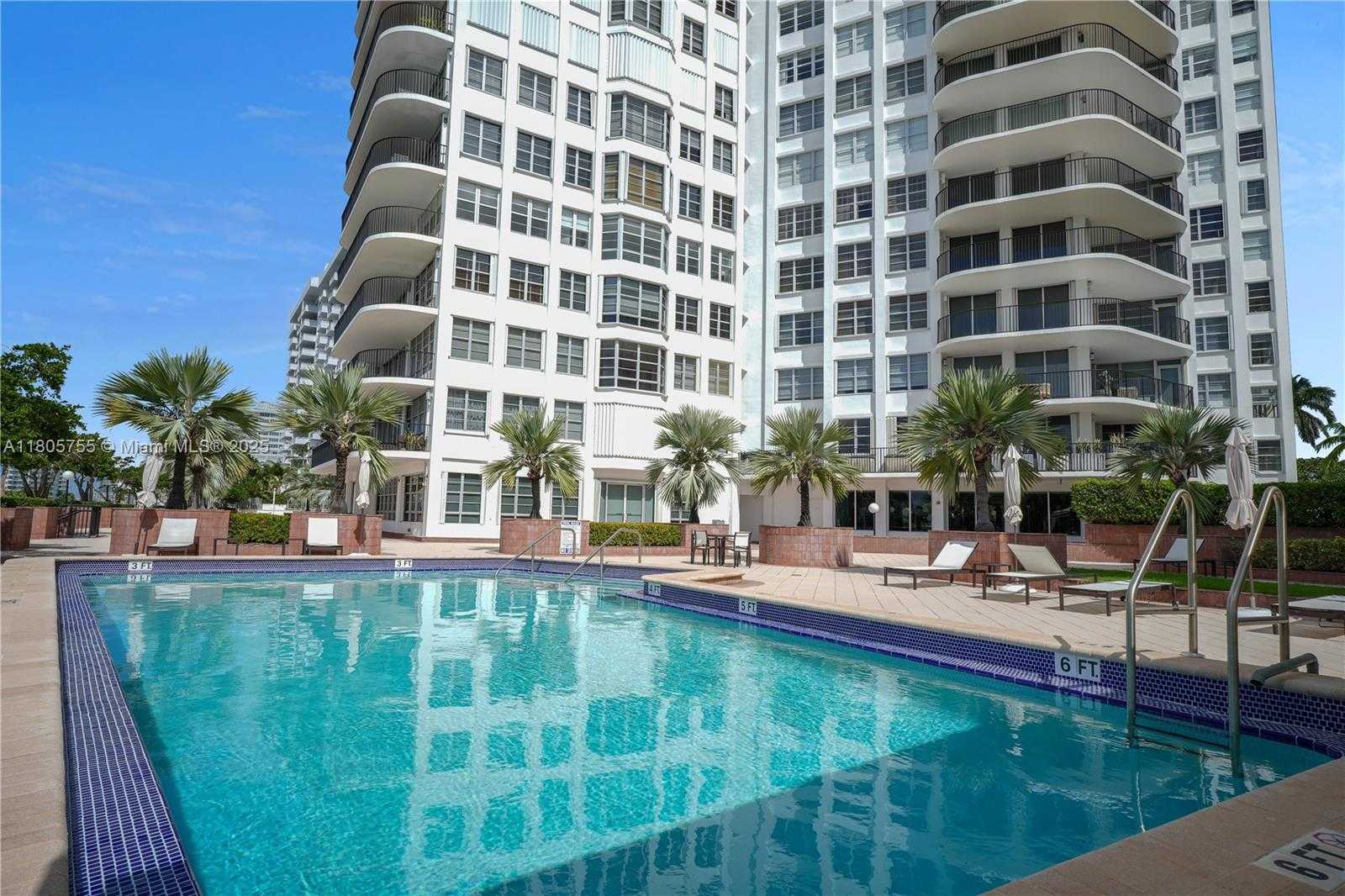 Small Image of 5660 COLLINS AVE #15B, Miami Beach Number 14