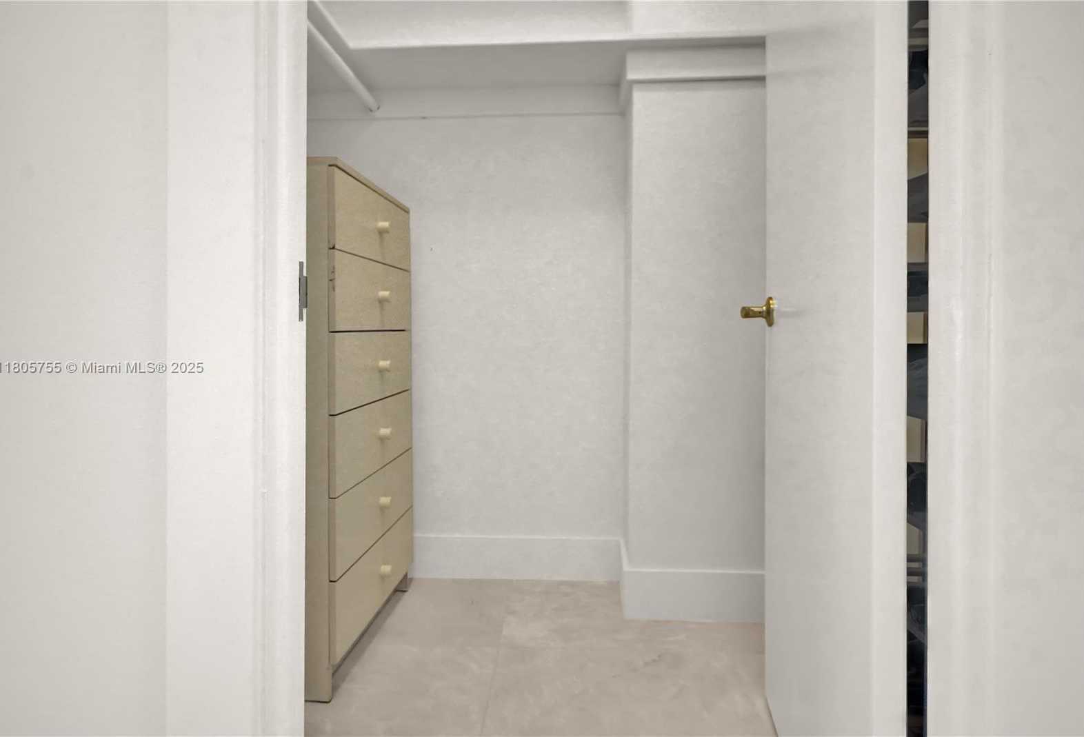 Small Image of 5660 COLLINS AVE #15B, Miami Beach Number 6