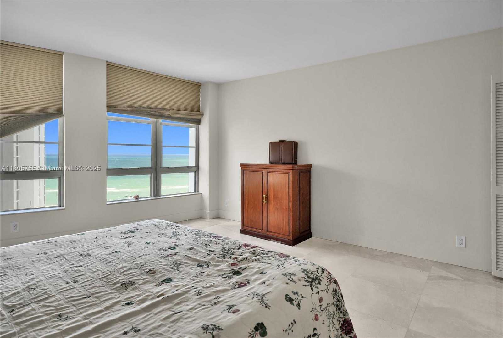 Small Image of 5660 COLLINS AVE #15B, Miami Beach Number 8