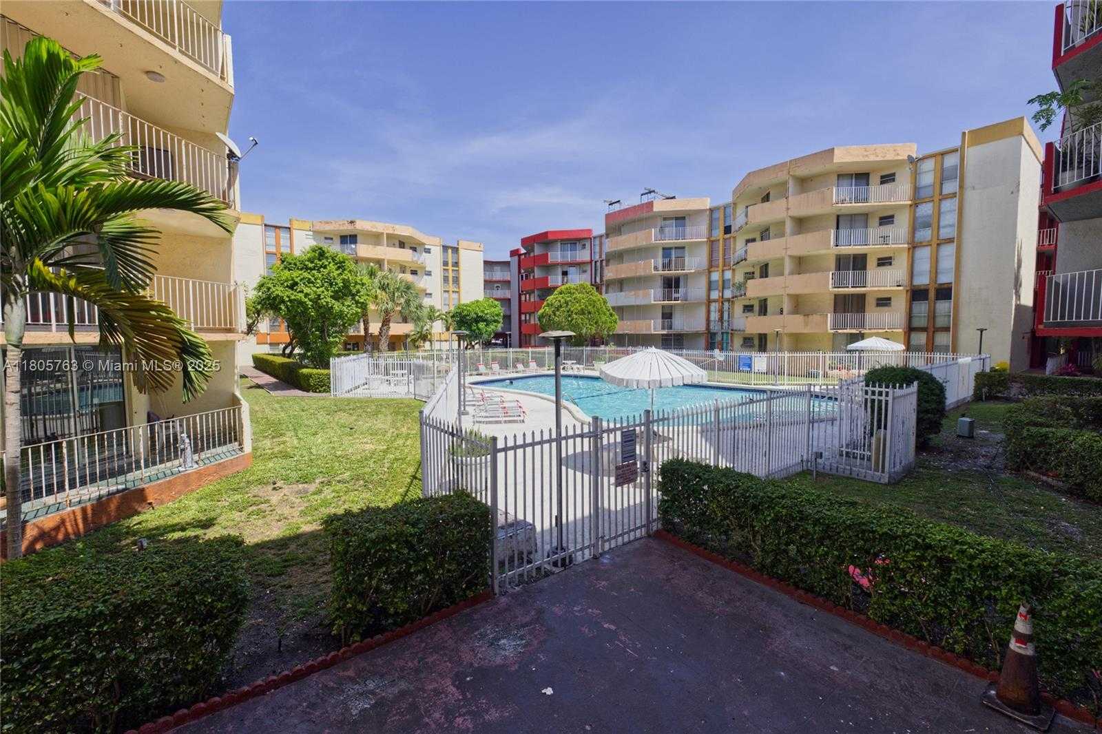 Small Image of 1750 WEST 46TH ST #503, Hialeah Number 23