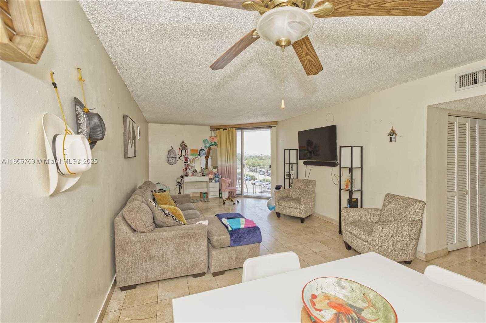 Small Image of 1750 WEST 46TH ST #503, Hialeah Number 8