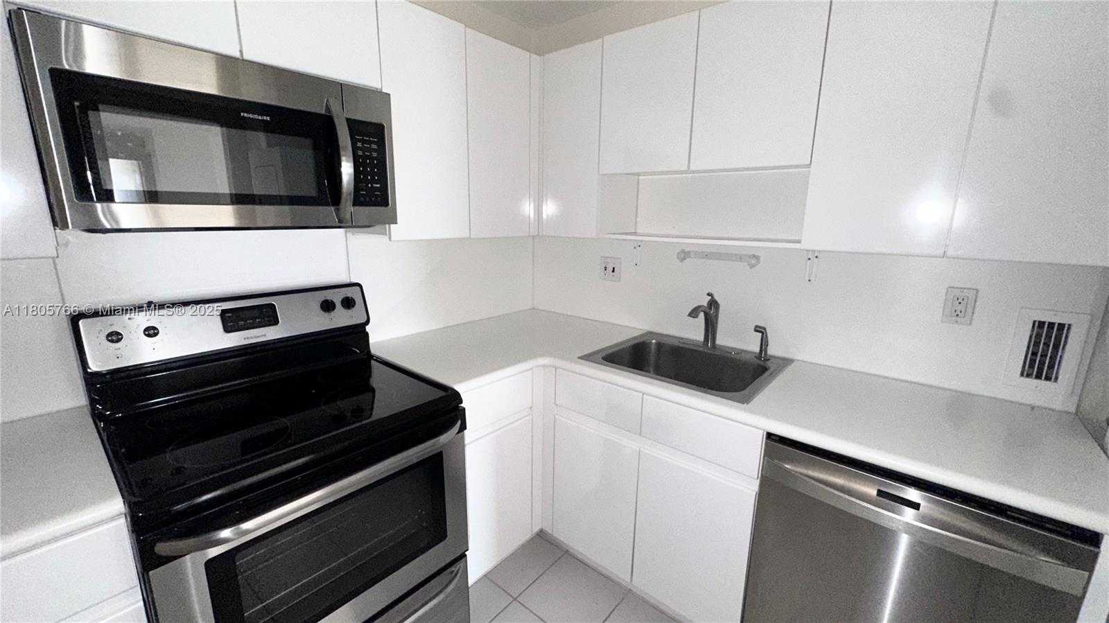 Small Image of 625 BILTMORE WAY #707, Coral Gables Number 16