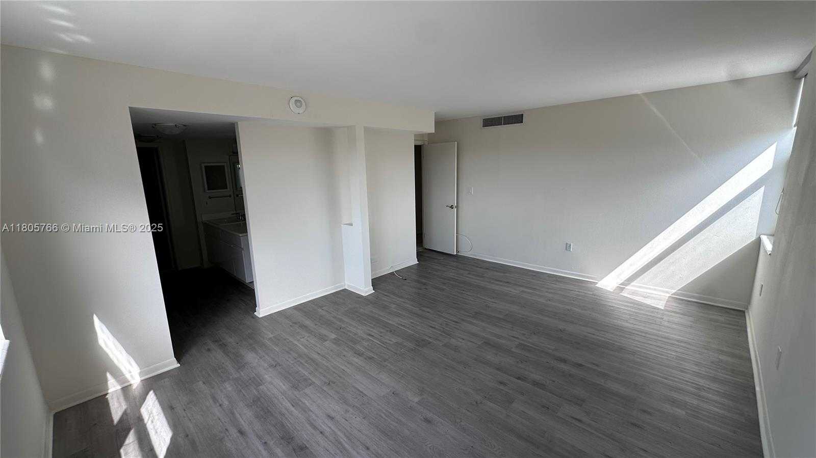 Small Image of 625 BILTMORE WAY #707, Coral Gables Number 22