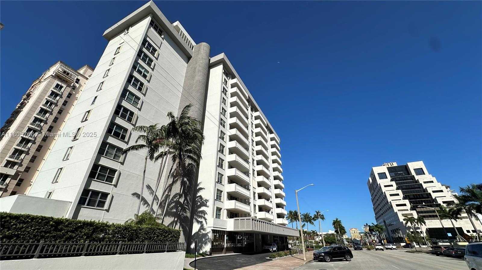 Small Image of 625 BILTMORE WAY #707, Coral Gables Number 39