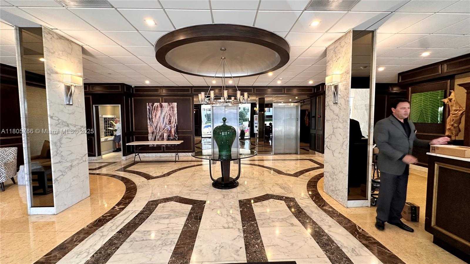 Small Image of 625 BILTMORE WAY #707, Coral Gables Number 4