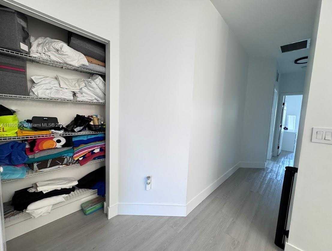 Small Image of 10409 NORTH WEST 61ST LN, Doral Number 15