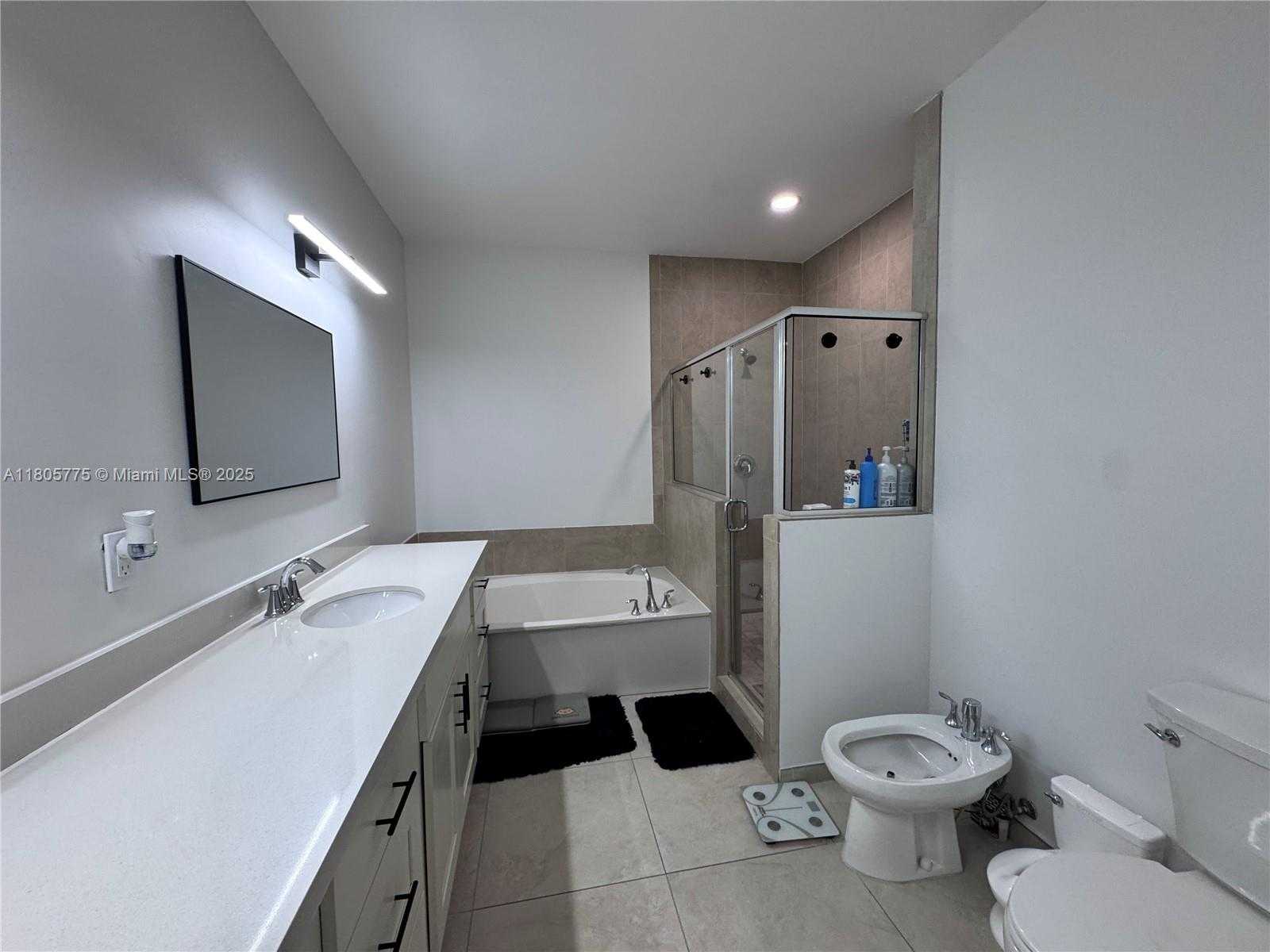 Small Image of 10409 NORTH WEST 61ST LN, Doral Number 19