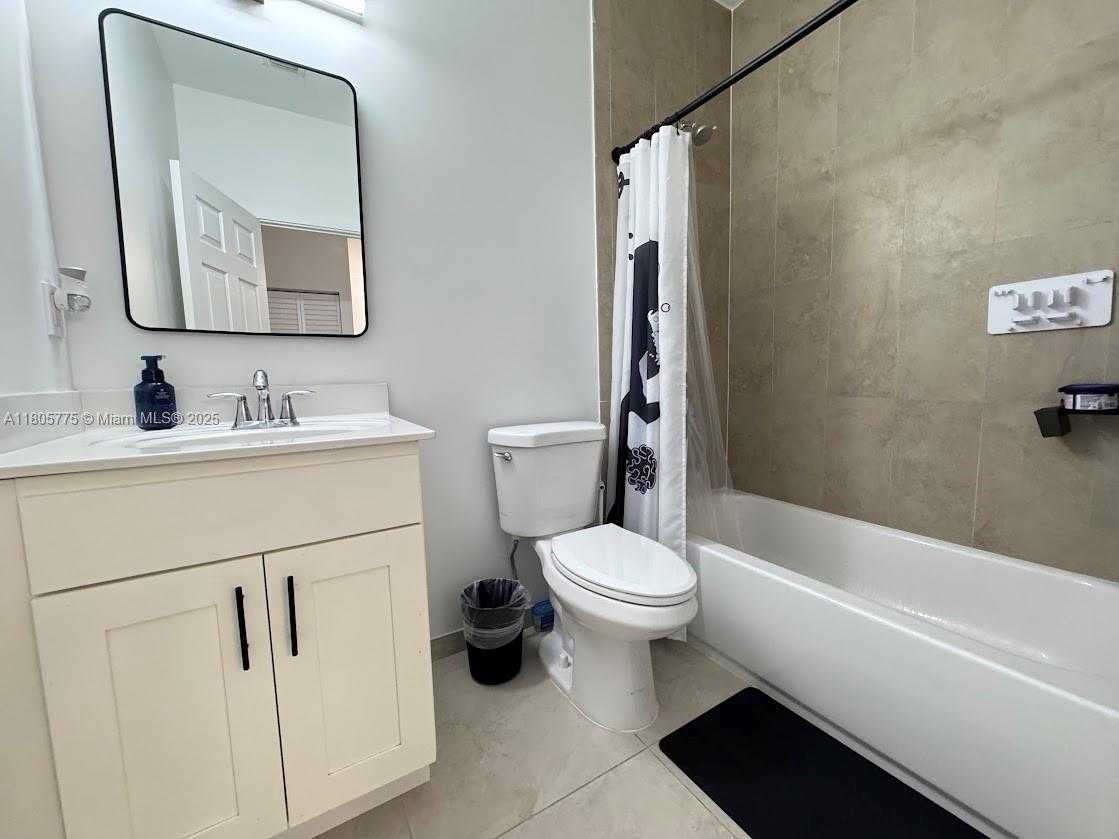 Small Image of 10409 NORTH WEST 61ST LN, Doral Number 21