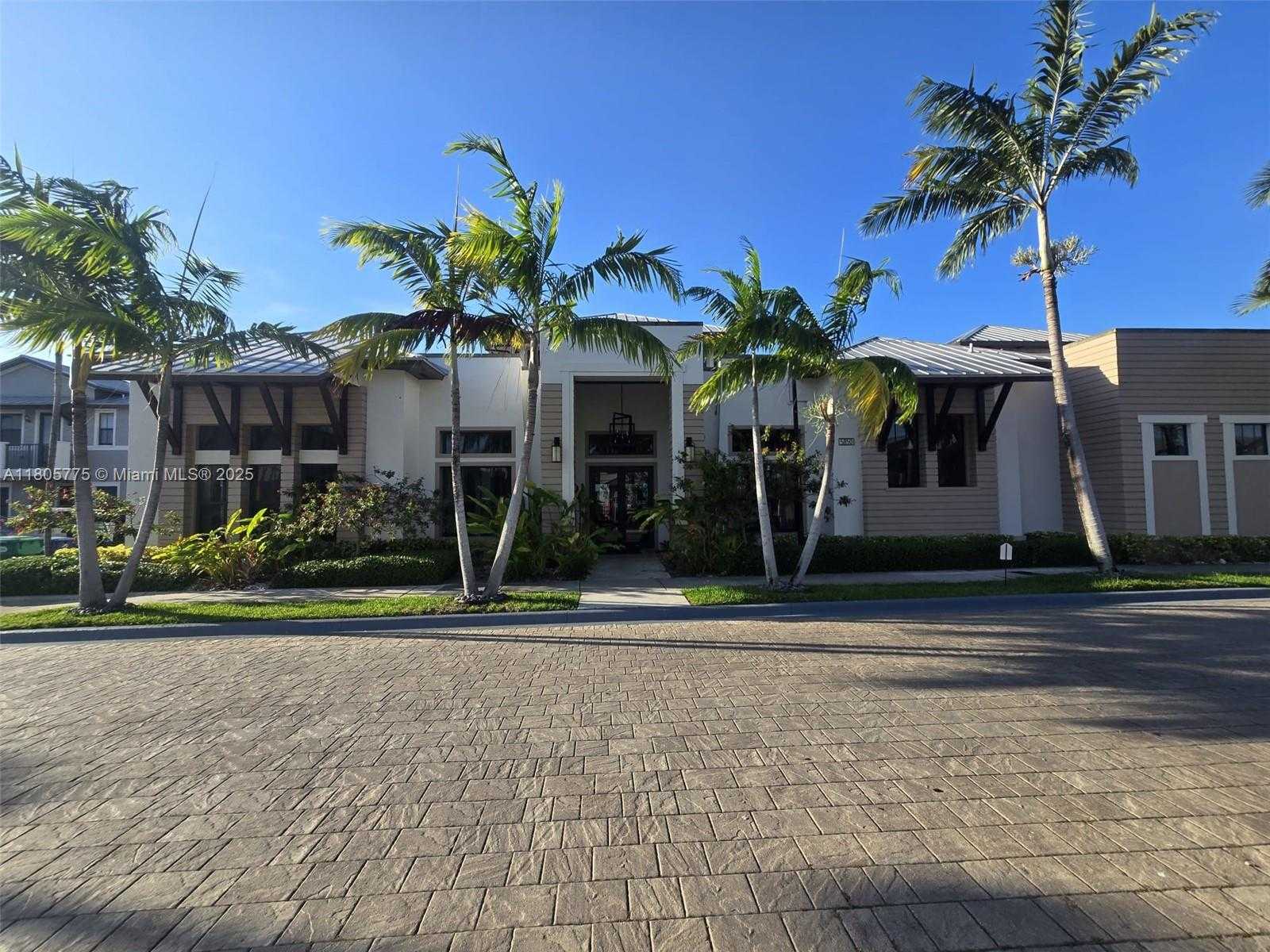 Small Image of 10409 NORTH WEST 61ST LN, Doral Number 31