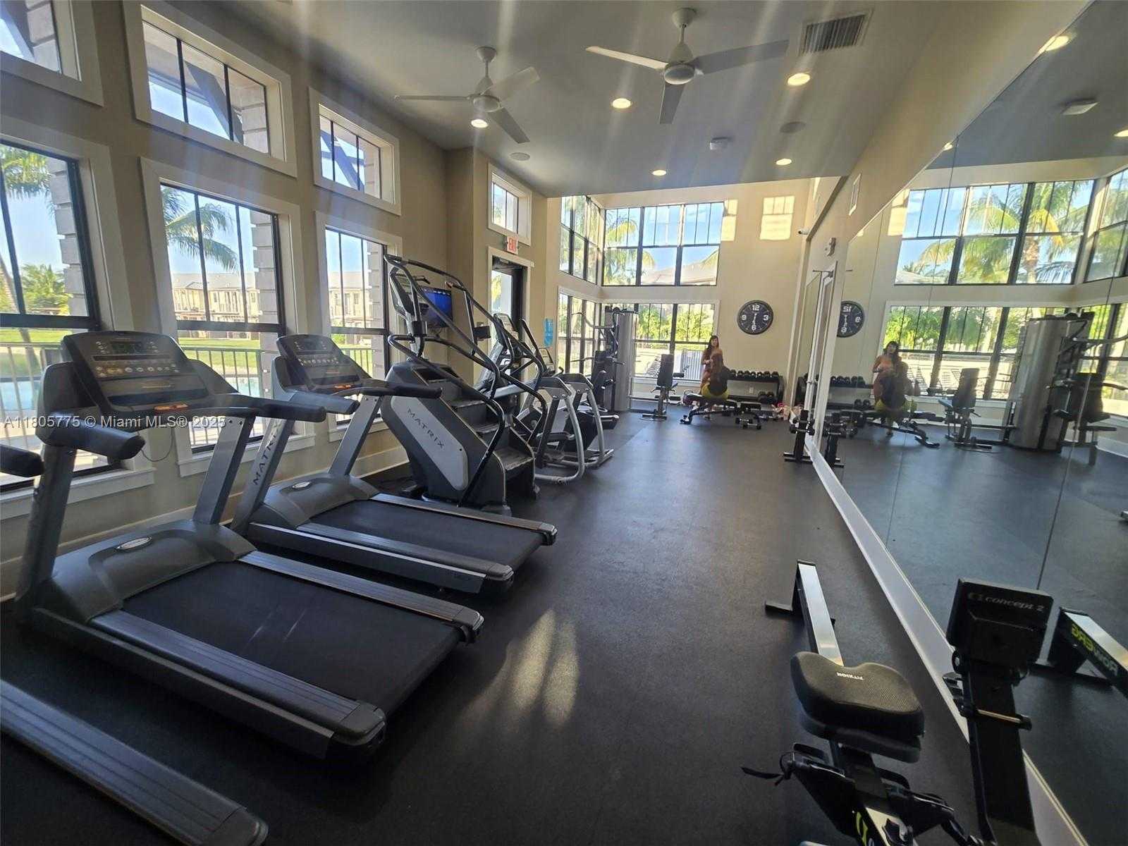 Small Image of 10409 NORTH WEST 61ST LN, Doral Number 36