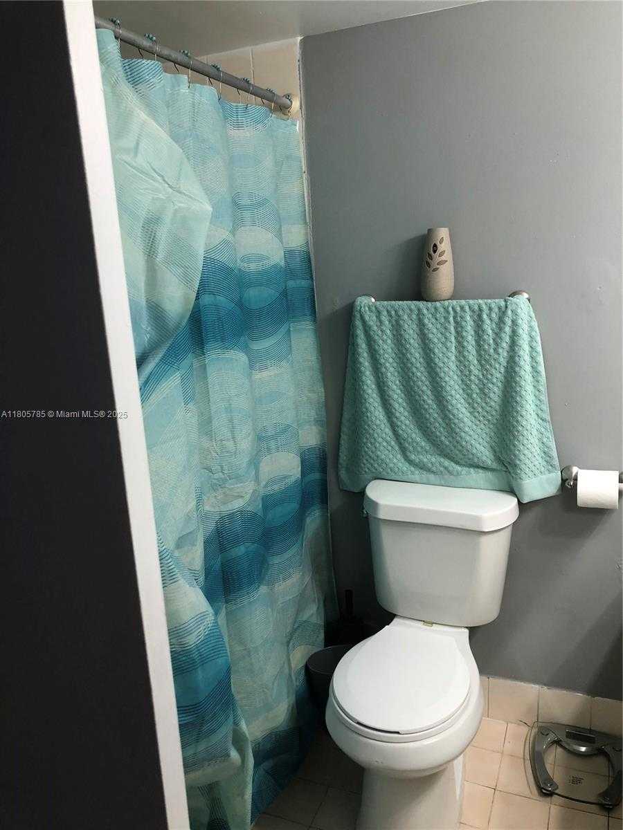 Small Image of 2740 WEST 62ND ST #104, Hialeah Number 10