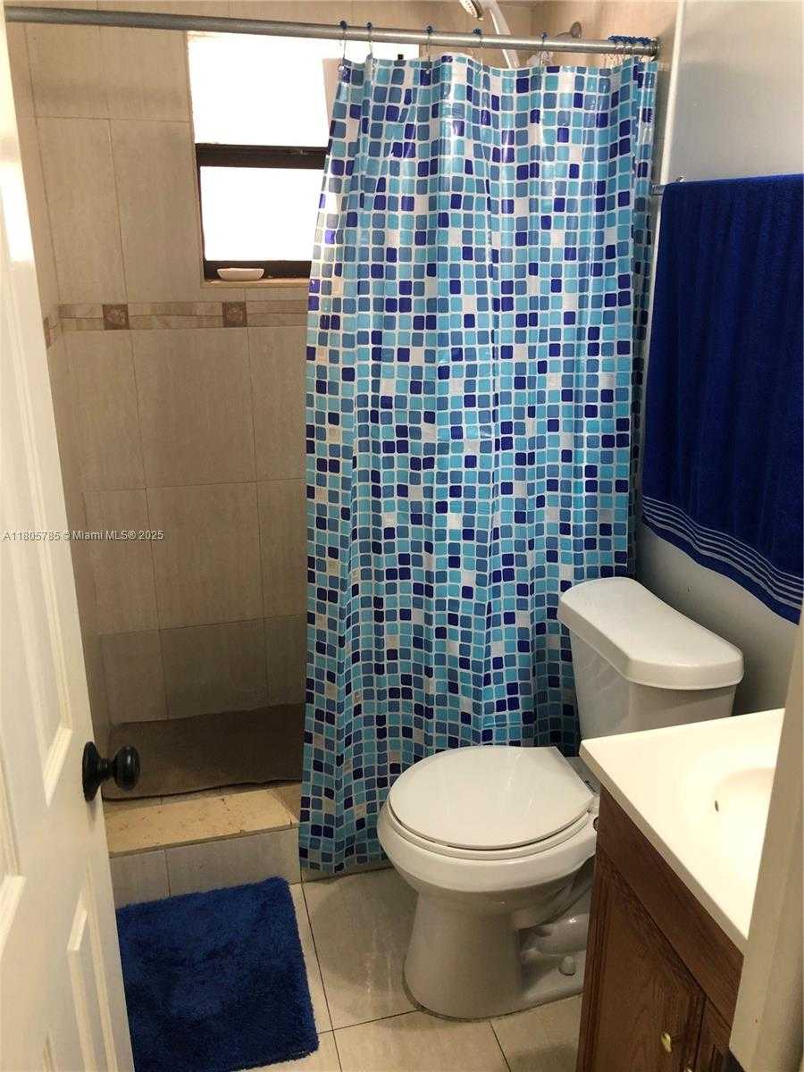 Small Image of 2740 WEST 62ND ST #104, Hialeah Number 12