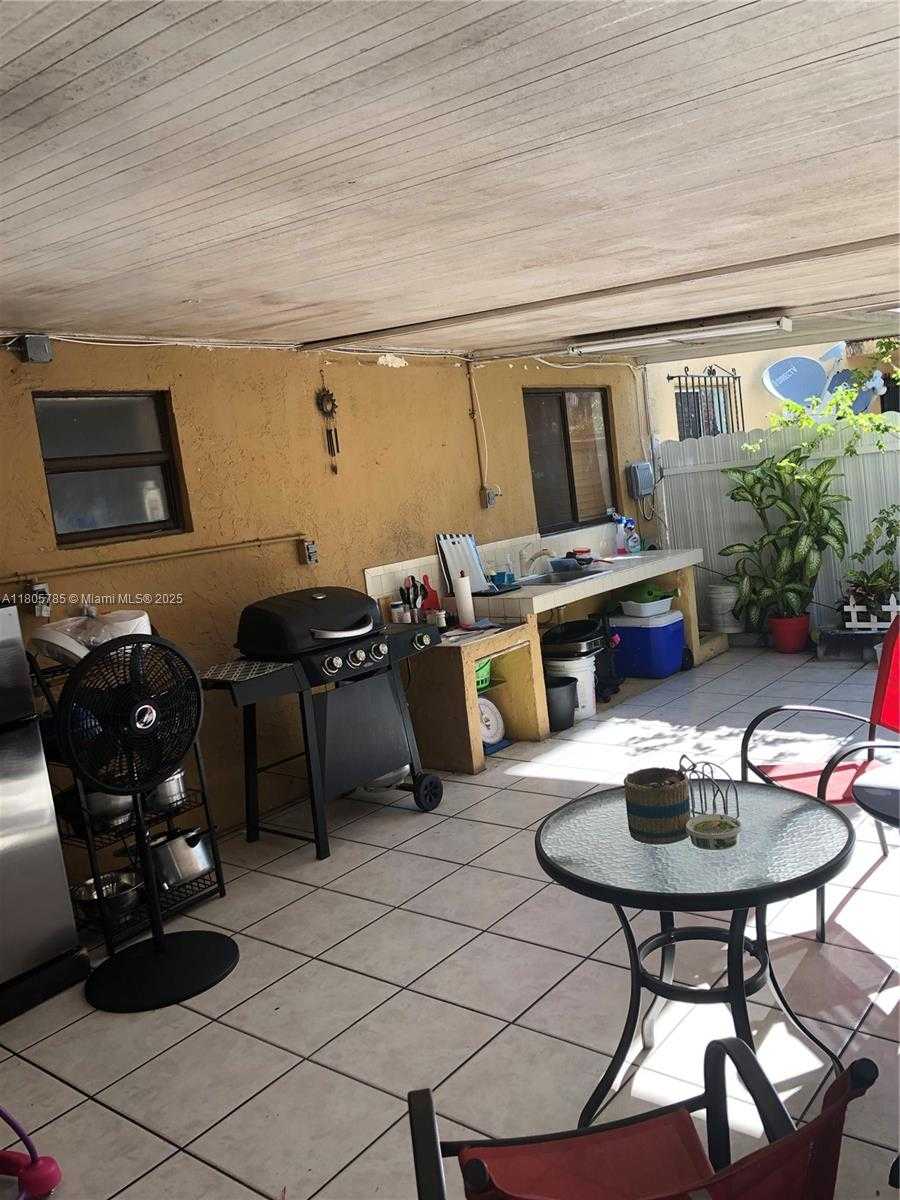 Small Image of 2740 WEST 62ND ST #104, Hialeah Number 15