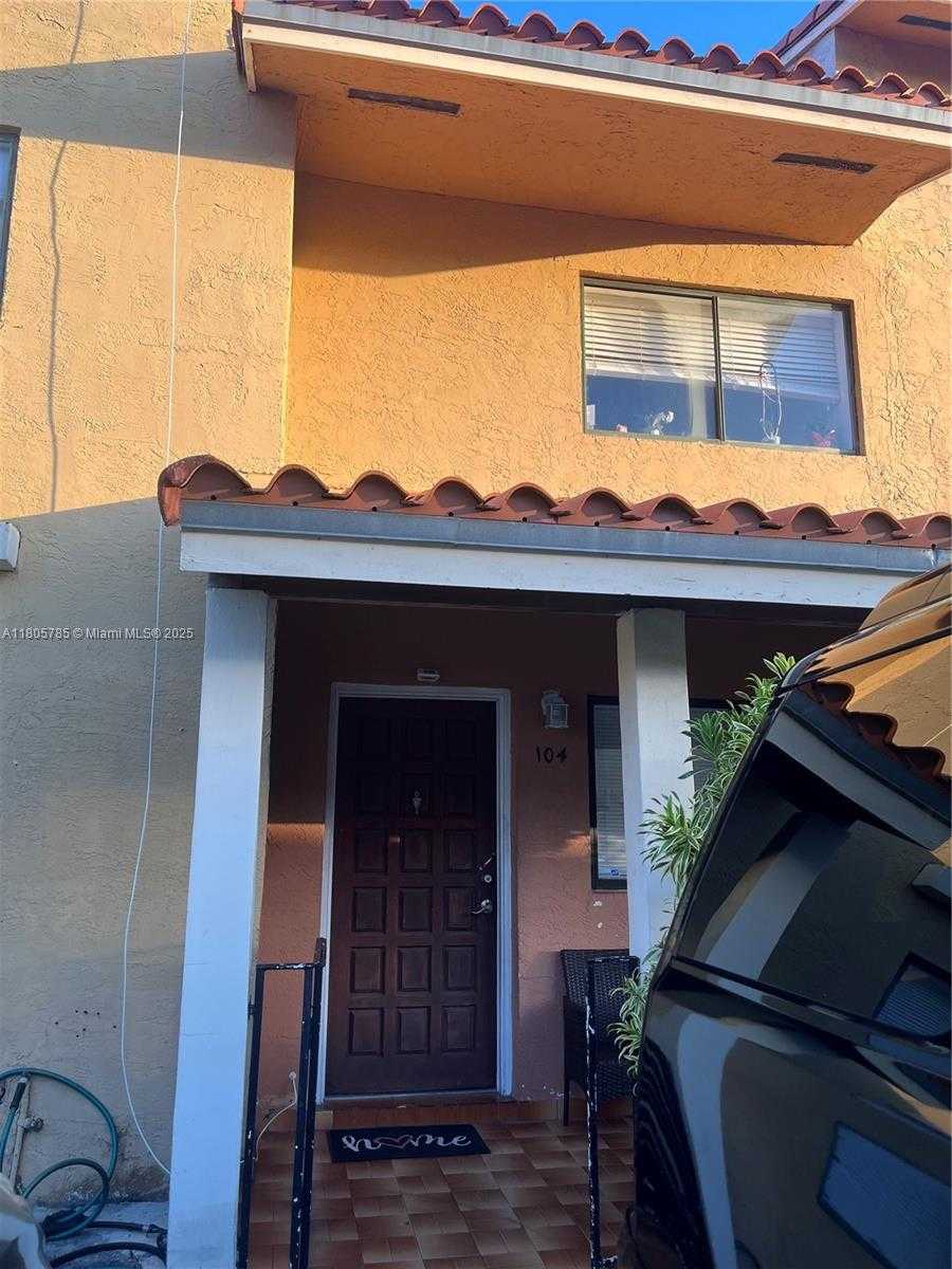 Small Image of 2740 WEST 62ND ST #104, Hialeah Number 2