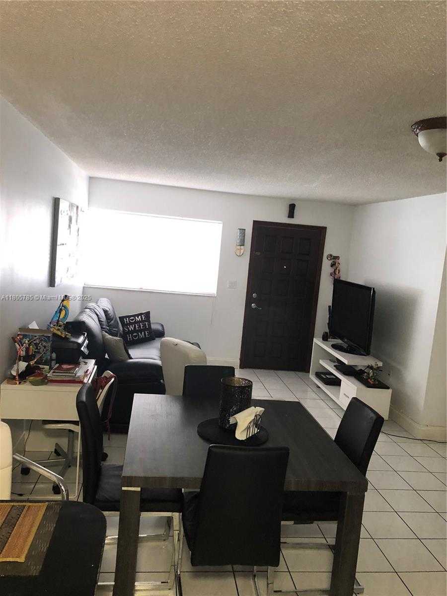 Small Image of 2740 WEST 62ND ST #104, Hialeah Number 4