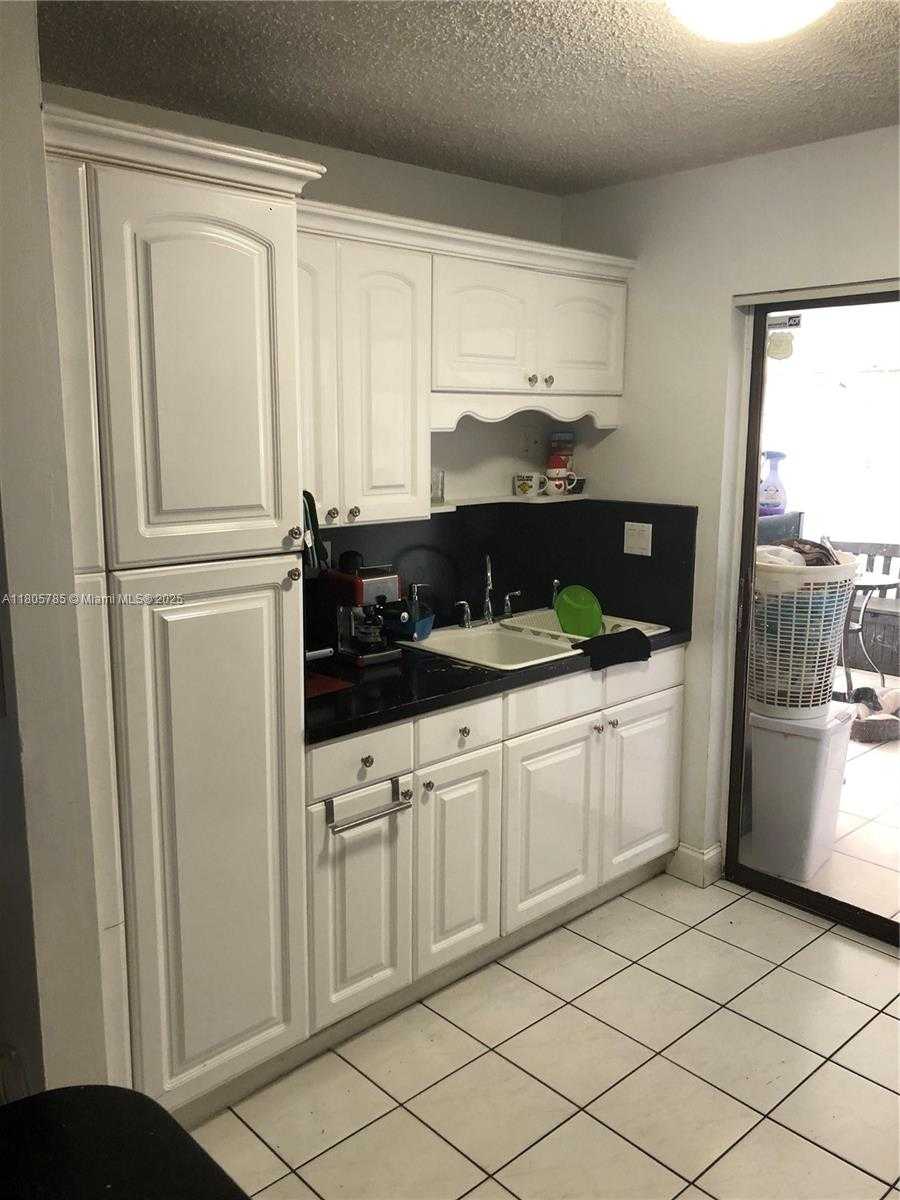 Small Image of 2740 WEST 62ND ST #104, Hialeah Number 6