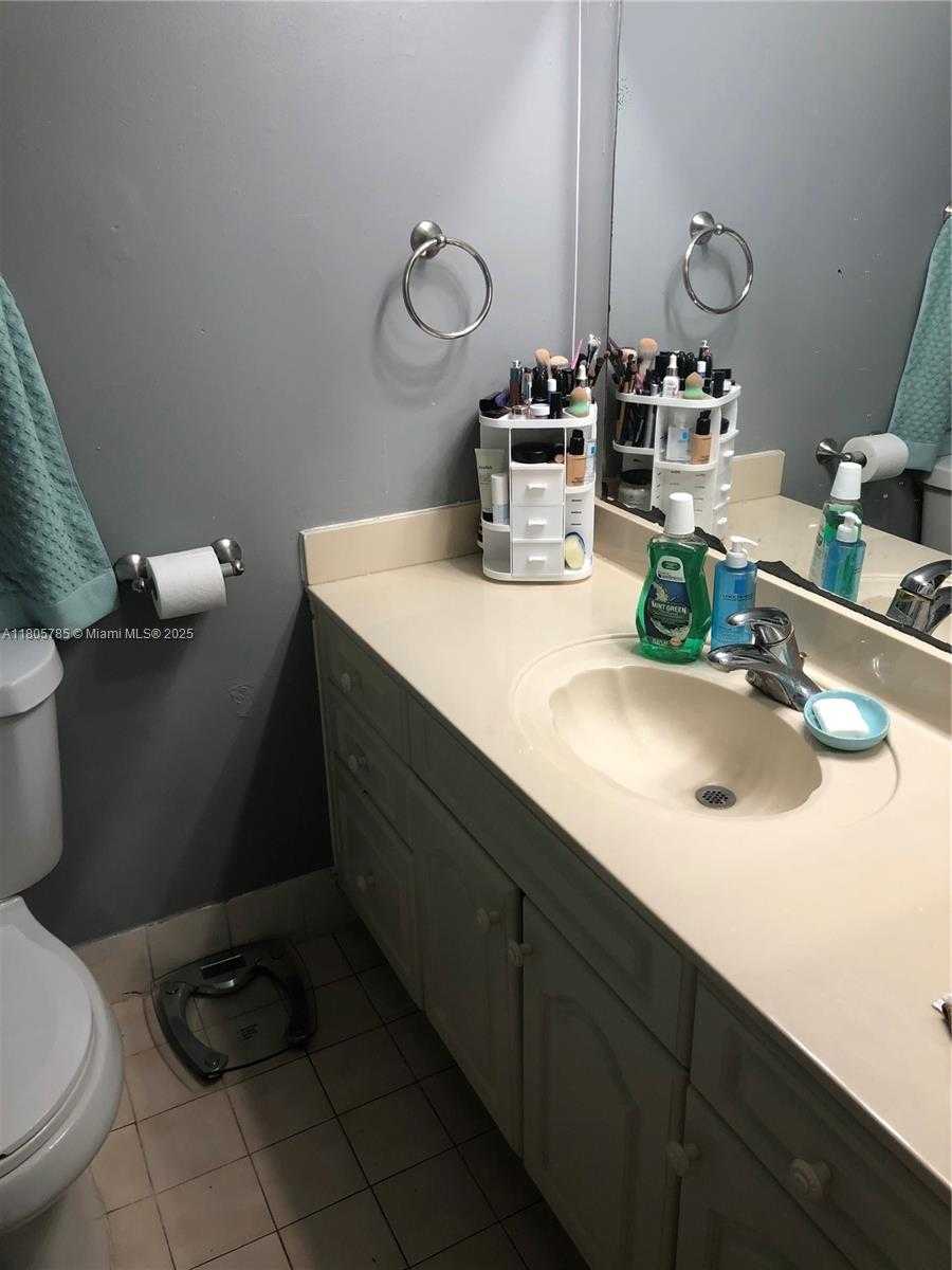 Small Image of 2740 WEST 62ND ST #104, Hialeah Number 9