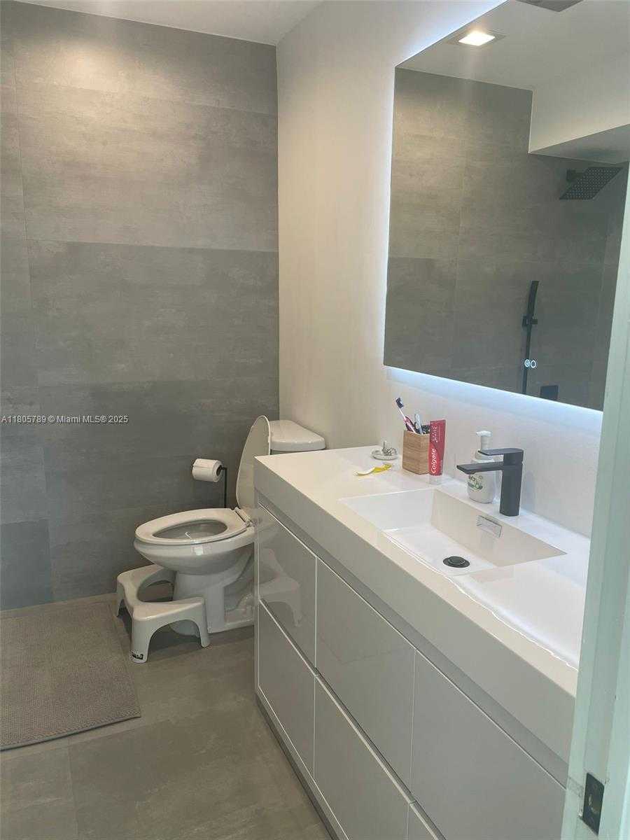 Small Image of 3720 NORTH EAST 167TH ST #39, North Miami Beach Number 10