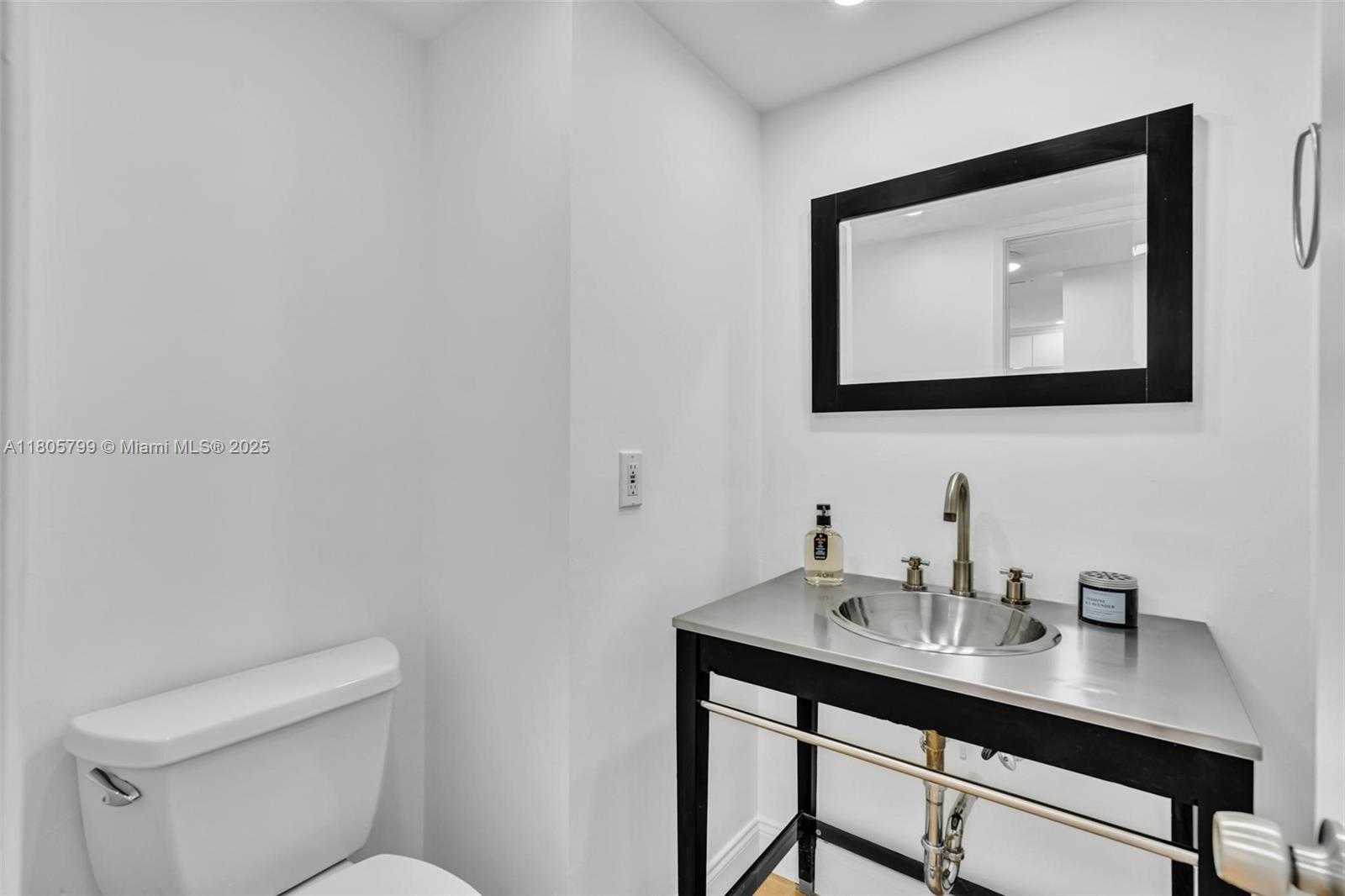 Small Image of 2801 NORTH EAST 183RD ST #1703W, Aventura Number 18