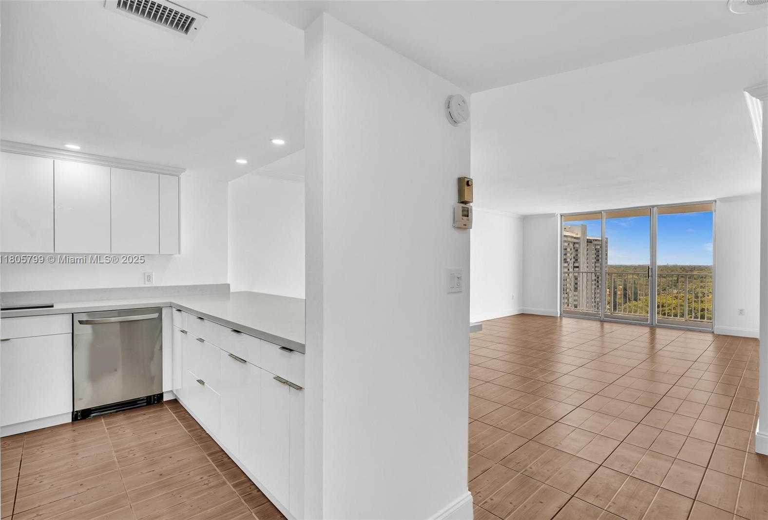 Small Image of 2801 NORTH EAST 183RD ST #1703W, Aventura Number 3