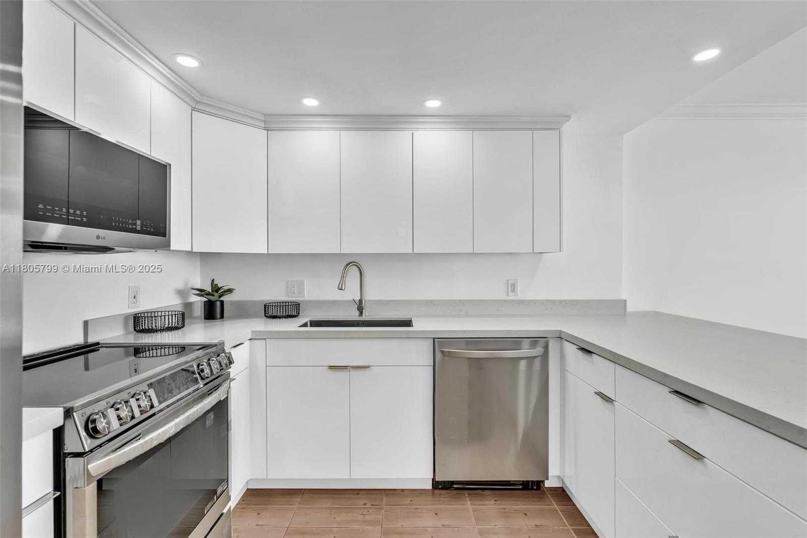 Small Image of 2801 NORTH EAST 183RD ST #1703W, Aventura Number 5