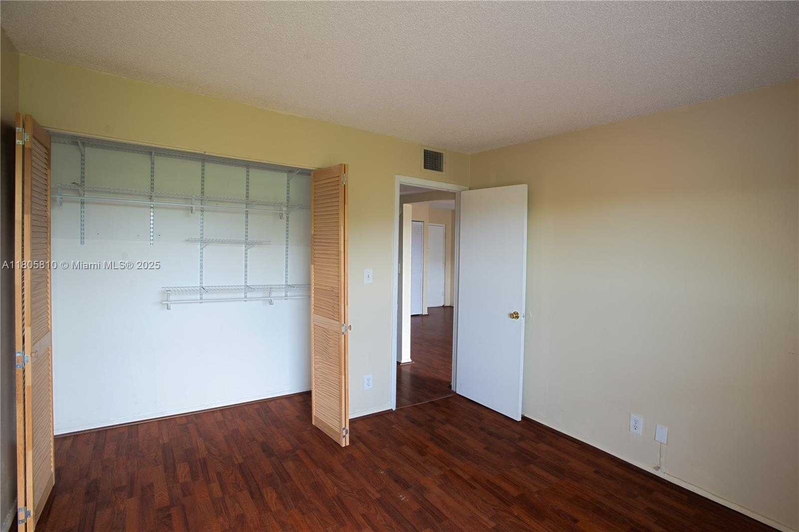 Small Image of 405 SOUTH PINE ISLAND RD #405D, Plantation Number 12