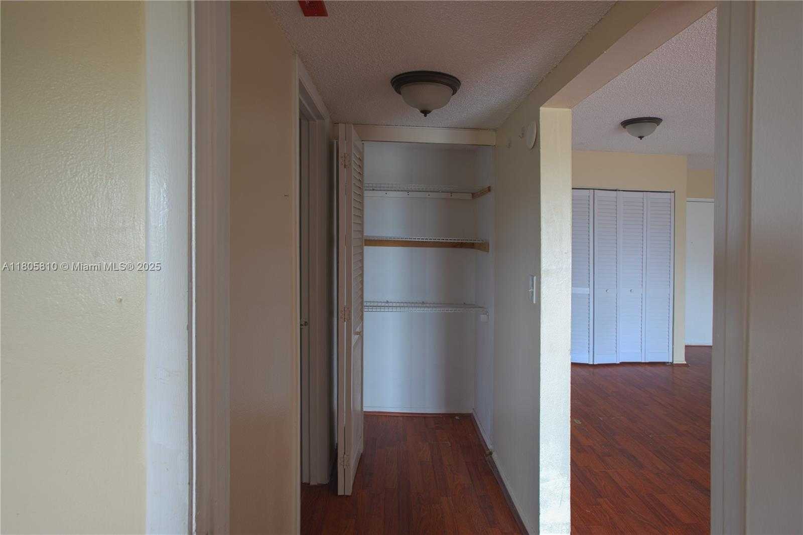 Small Image of 405 SOUTH PINE ISLAND RD #405D, Plantation Number 14