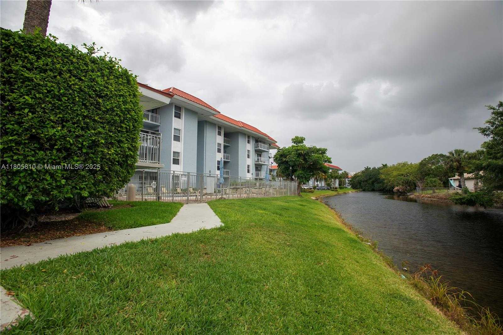 Small Image of 405 SOUTH PINE ISLAND RD #405D, Plantation Number 18