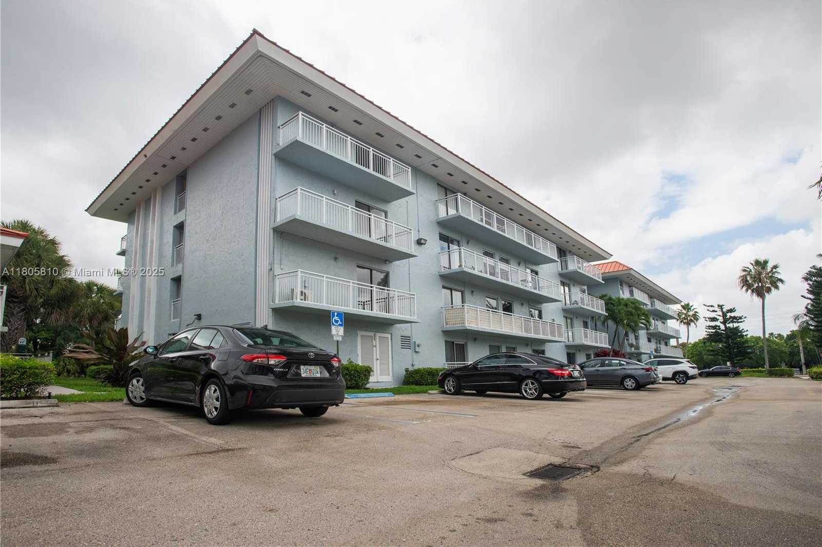 Small Image of 405 SOUTH PINE ISLAND RD #405D, Plantation Number 2