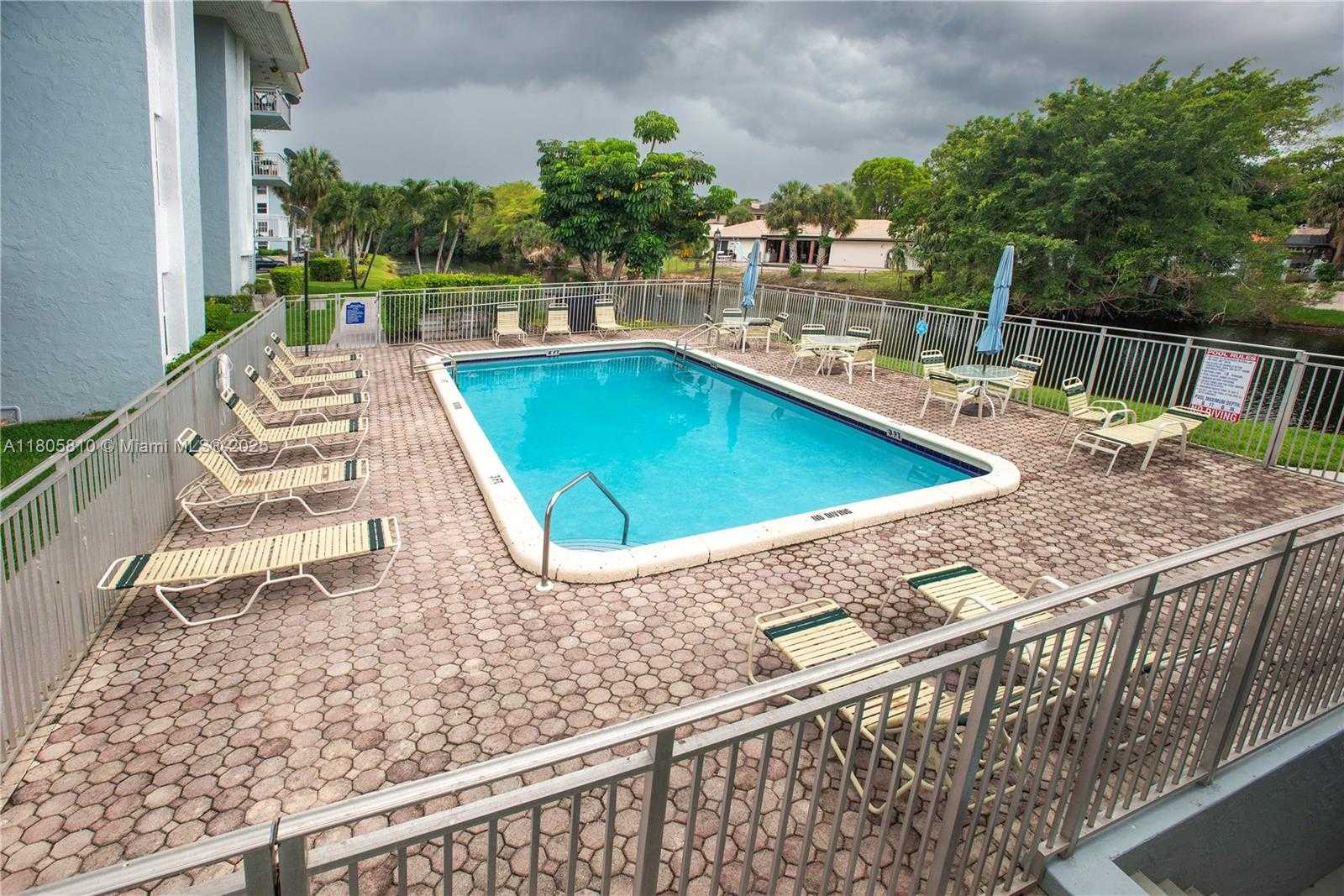 Small Image of 405 SOUTH PINE ISLAND RD #405D, Plantation Number 20