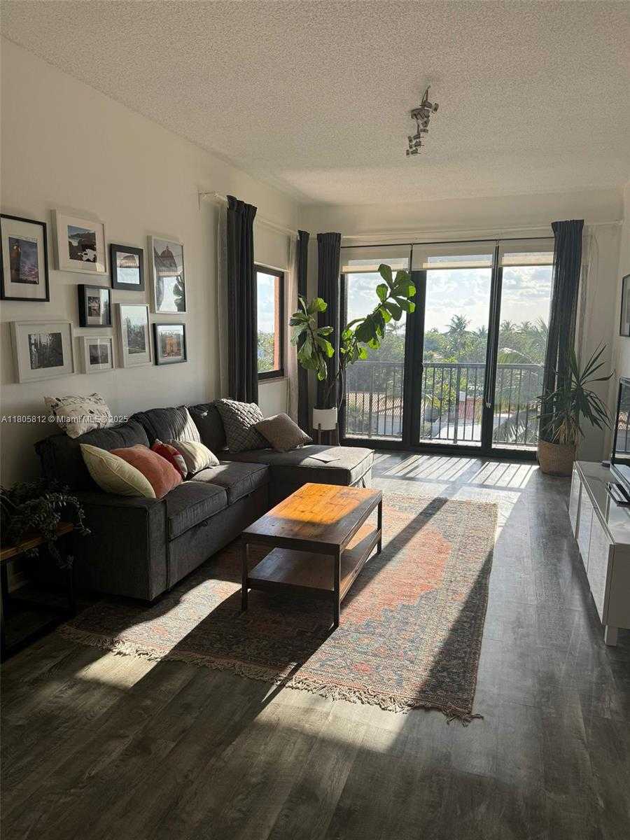 Small Image of 8816 COLLINS AVE #304, Surfside Number 4