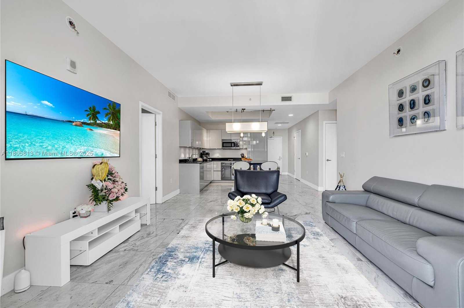 Small Image of 1010 BRICKELL AVE #4809, Miami Number 3