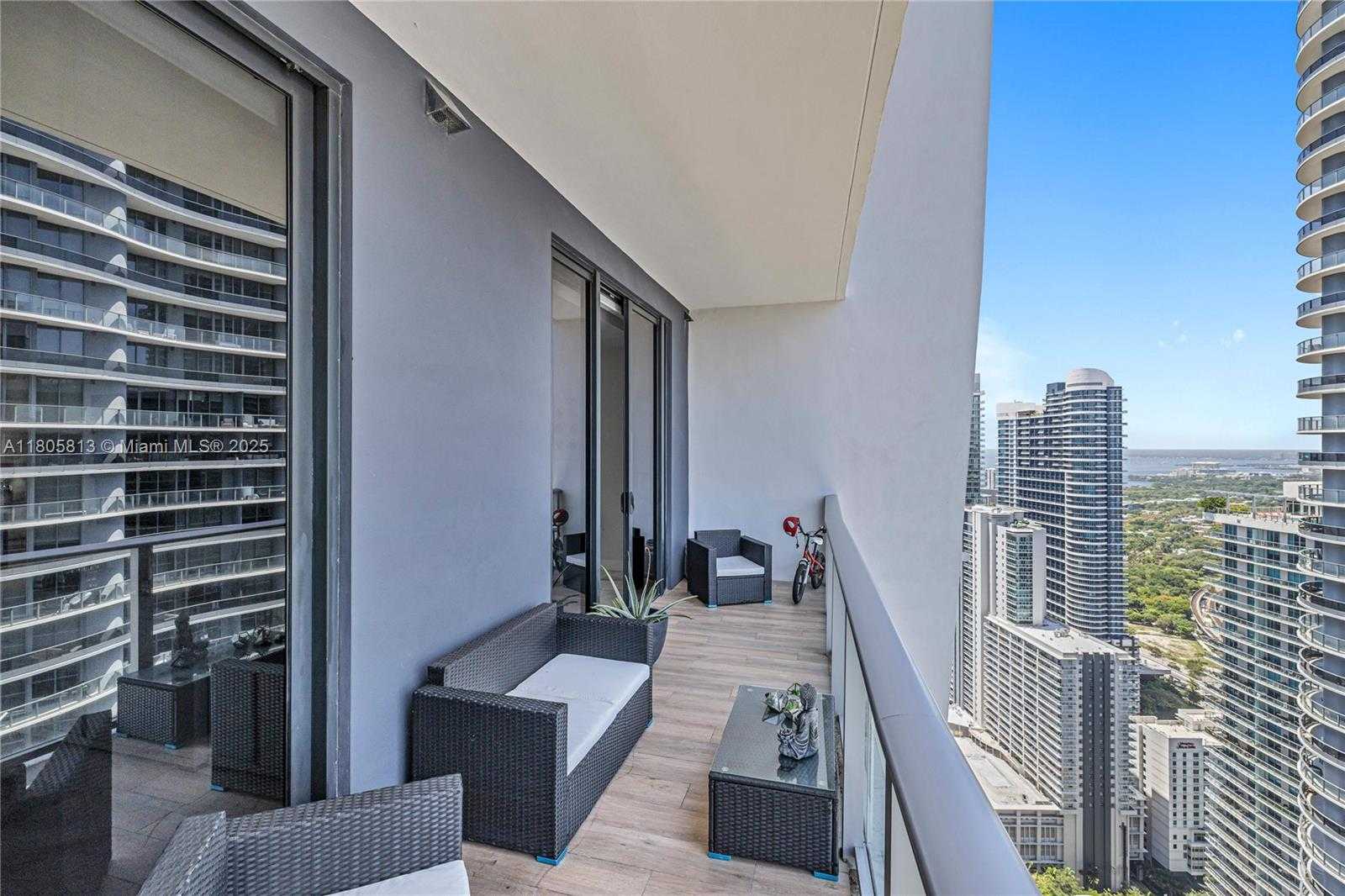 Small Image of 1010 BRICKELL AVE #4809, Miami Number 6