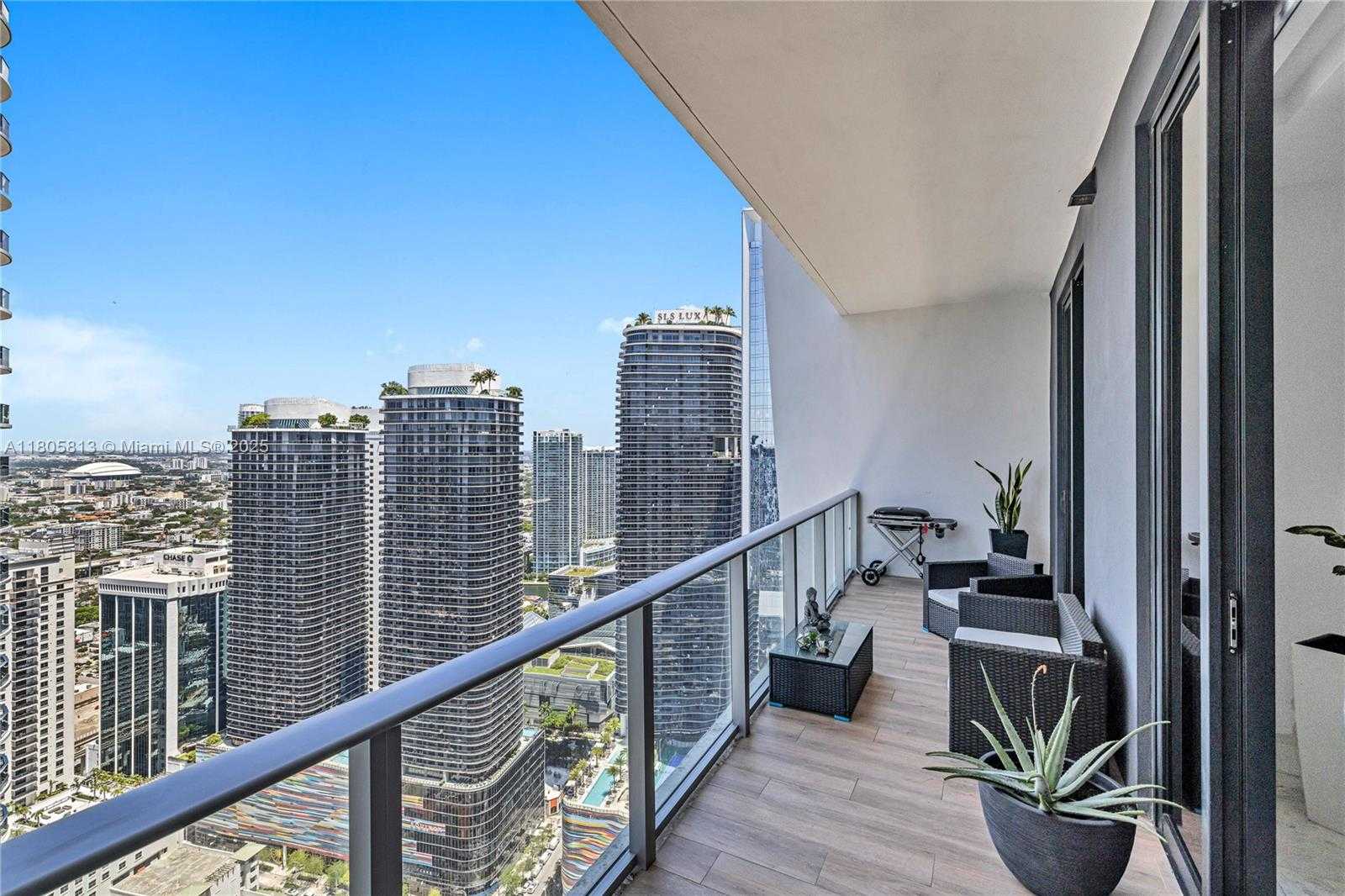 Small Image of 1010 BRICKELL AVE #4809, Miami Number 8