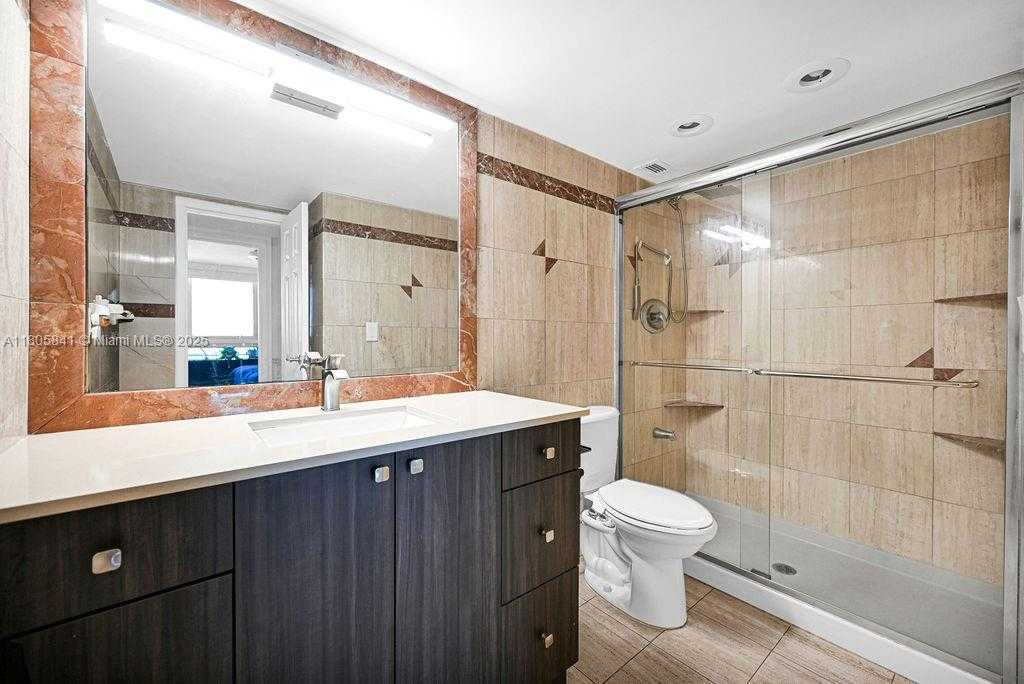 Small Image of 2655 COLLINS AVE #1501, Miami Beach Number 27