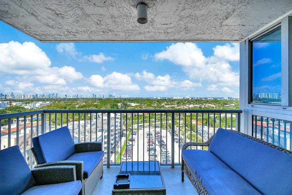Small Image of 2655 COLLINS AVE #1501, Miami Beach Number 3