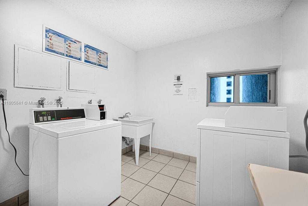 Small Image of 2655 COLLINS AVE #1501, Miami Beach Number 33