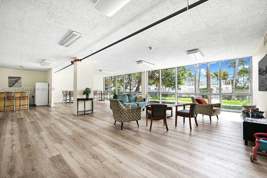 Small Image of 2655 COLLINS AVE #1501, Miami Beach Number 38