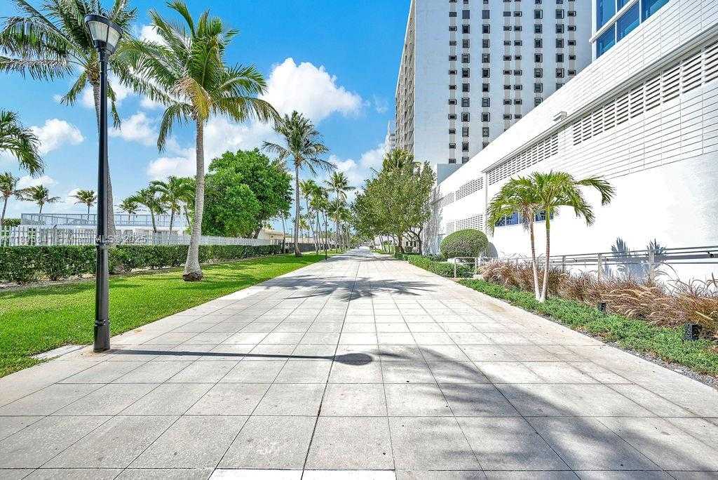 Small Image of 2655 COLLINS AVE #1501, Miami Beach Number 42