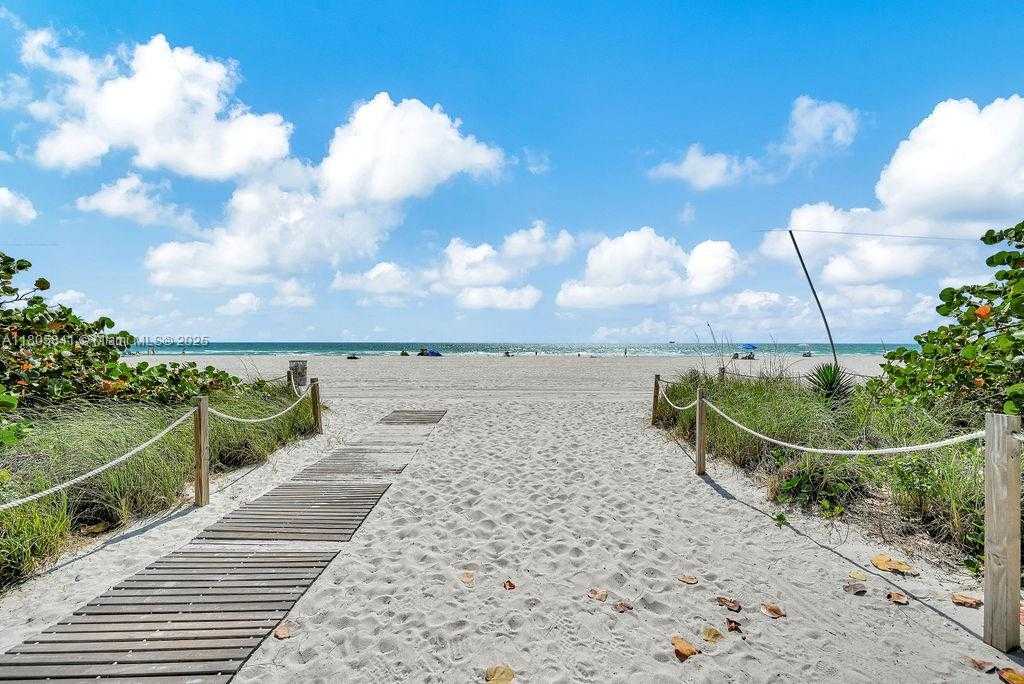 Small Image of 2655 COLLINS AVE #1501, Miami Beach Number 46