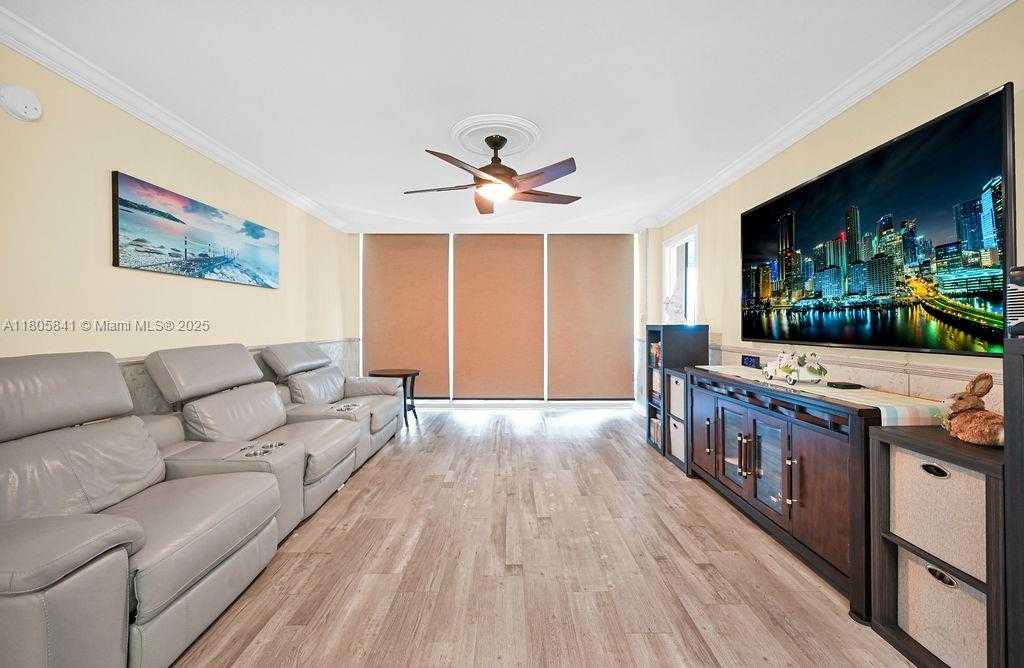 Small Image of 2655 COLLINS AVE #1501, Miami Beach Number 8